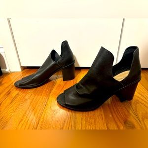 Chinese Laundry Black Peep Toe heels